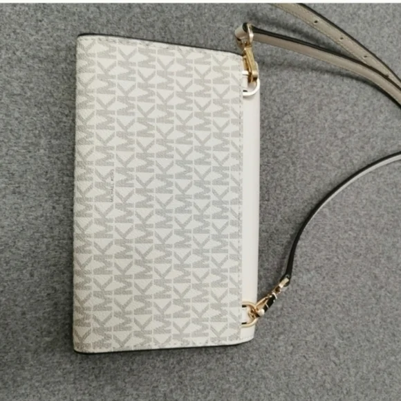Authentic Michael Kors Jet Set Envelope Crossbody | Vanilla Signature | NWT - Picture 2 of 11
